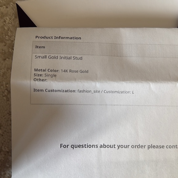 Stephanie Gottlieb ‘L’ Initial Stud Earring - Picture 4 of 4